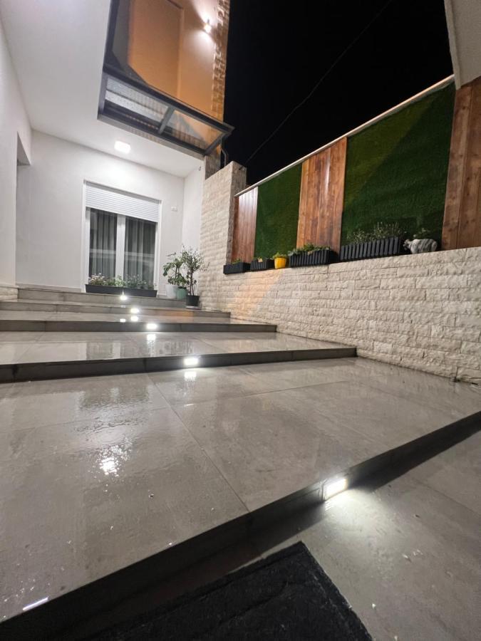 Te Nana Home Shkodër Esterno foto
